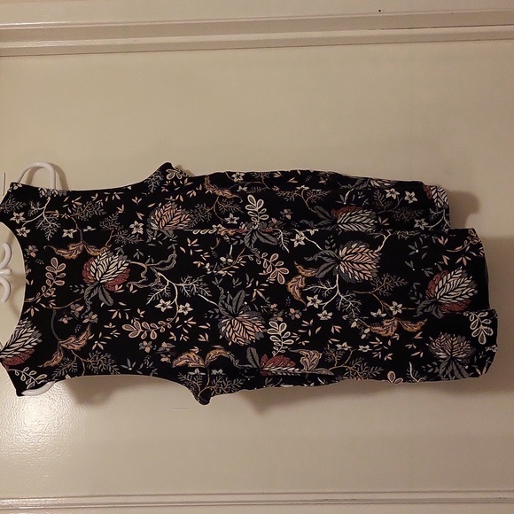 XL Black Floral Sleeveless Tank Reitmans - Picture 4 of 4
